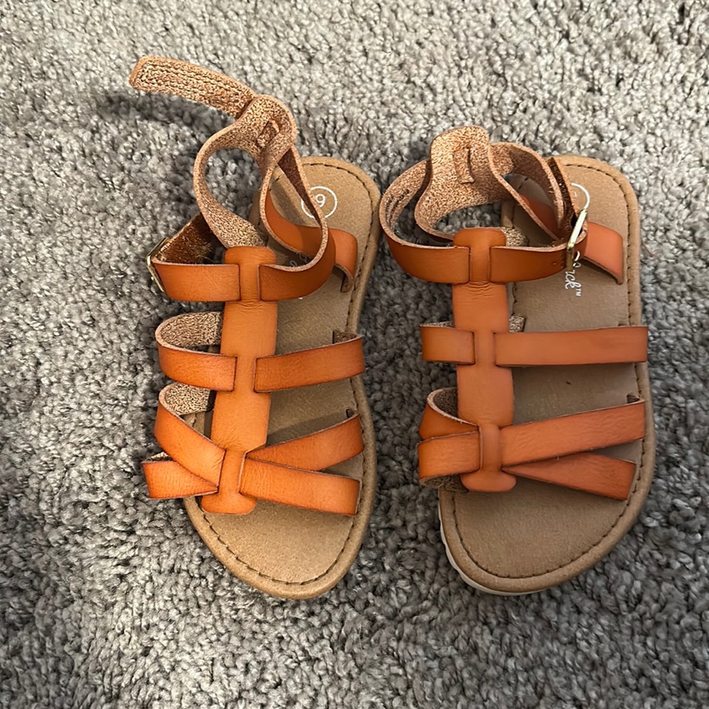 Cat and Jack brown 9c sandals